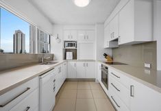 その他 7 Absolute Beachfront Apartment in Surfers