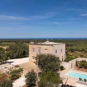 Room 1 Masseria Pezza La Spina, Cisternino Villas