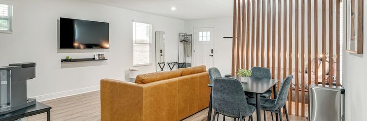 Lainnya Stylish Lakeland Studio w/ Workspace