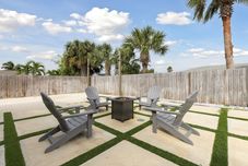 Others 520 Escambia St