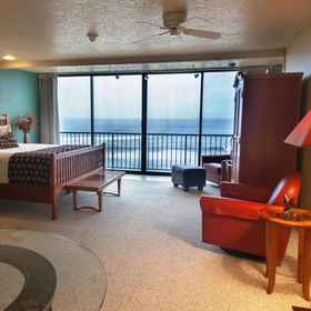 Room 1 Inn at Spanish Head, Connie Hansen Garden Hotels