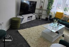 Others 7 Luxury Stylish Charming City Apartment With Private Entrance in Wolverhampton