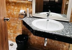 기타 7 A1 Royal hotel Riverside