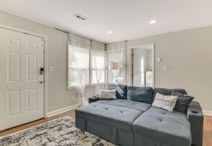 Others 4 < 2 Mi to Uptown Charlotte: Home w/ Large Yard!