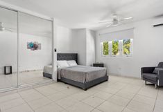 Others 5 Beach Access Escape With Pool and Tanning Lounges