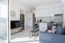 Others Rosemont Studio With Balcony in Larnaca