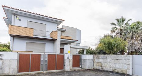 其他 2 Gorgeous Villa Looking to Douro