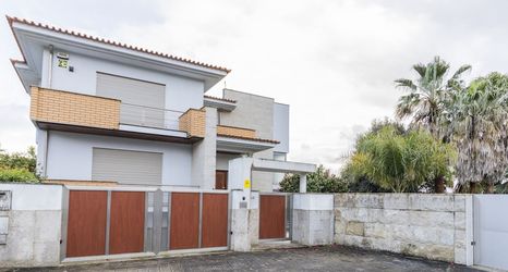 其他 2 Gorgeous Villa Looking to Douro