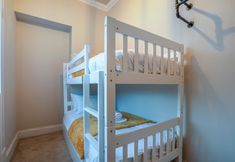 Others 5 Stylish 2 Bed Flat-free Parking