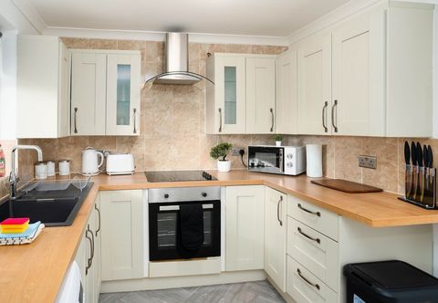 Others Spacious - 3 Bed - Free Parking