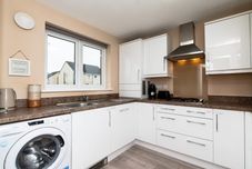 Others 3 Bedroom House-private Parking