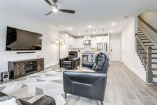 Lain-lain 7 Mi to Dtwn: Sleek Retreat in Atlanta!