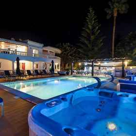 Room 1 Monte Amendoa Apt in Lagos, Khách sạn Lagos (São Sebastião)