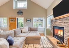 Others 6 Sunny Backyard, Fireplace, Coastal Access in Peaceful Neighborhood Near Shopping