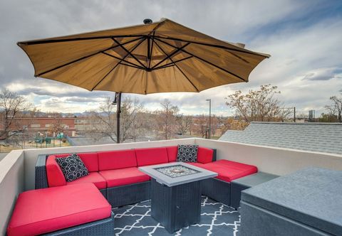 Others 1 Mi to Dtwn Denver: Sleek Duplex w/ Rooftop Deck!