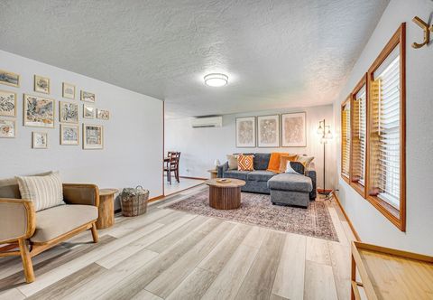 Others 9 Mi to The Gorge: Updated Retreat w/ Yard!