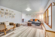 Others 9 Mi to The Gorge: Updated Retreat w/ Yard!