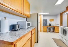 Others 2 9 Mi to The Gorge: Updated Retreat w/ Yard!