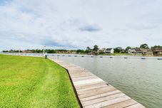 その他 Paddleboards, Life Vests: Lake Conroe Getaway!