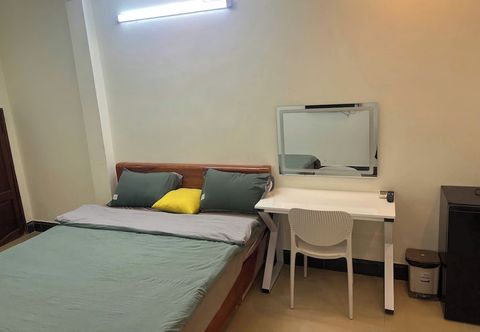 Khác Crowne Cafe Hotel