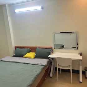 Primary image 1 โรงแรม คราวน์ คาเฟ่, โรงแรม & ที่พัก Pham Ngu Lao ward