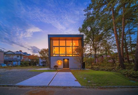 Others The Bergamot Hakuba