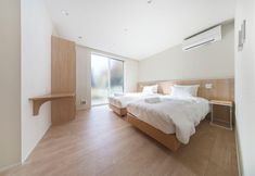 Others 5 The Bergamot Hakuba