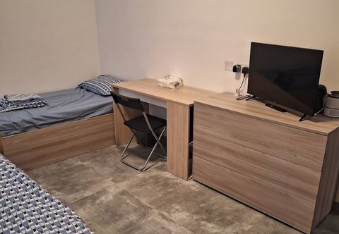 Others Room-private Cosy Room in a Modern Subur