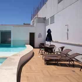 Room1貝倫距伊塔帕里卡海灘現代公寓,Papa Square飯店