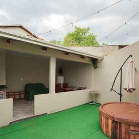 Room1Casa com Wi-fi Jacuzzi Garagem e Petfriendly,Museu da Sociedade Rural do Paraná飯店