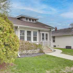 Interior 1 Walk to Shops & Eats: Home w/ Deck in Minneapolis, 미드웨이 스타디움 호텔