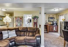 Others 5 Lower-level Apt w/ Hot Tub & Sauna in Graham!
