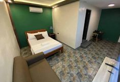 其他 4 Mom Shie'S Apartelle