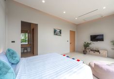 Lainnya 6 Modern 2-Level Pool Villa Long One A5