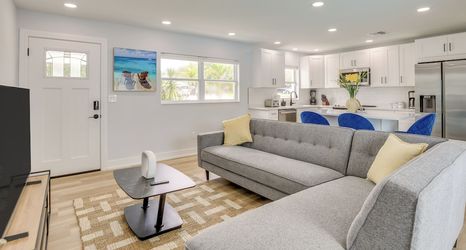 Others 2 3 Mi to Beach: Modern Retreat in Largo!