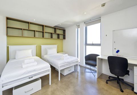 Others Modern-style Student Studio in London