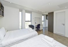 Others 5 Modern-style Student Studio in London