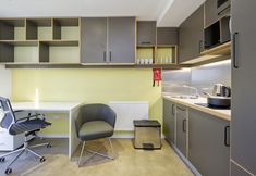 Khác 5 Smart Student Studio in West London