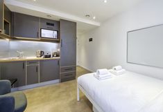 其他 6 Modern Student Studio in Vibrant Hammersmith