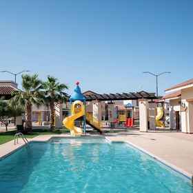 Primary image1Casa Real de Castilla - Jardín y Alberca,埃莫西约公寓