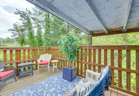 Others 10 Mi to South Beach & Newport: Home w/ Deck!