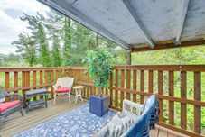 Others 10 Mi to South Beach & Newport: Home w/ Deck!