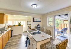 Others 7 10 Mi to South Beach & Newport: Home w/ Deck!