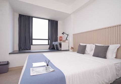 Others Warm Cozy Studio Room at Collins Boulevard Apartment