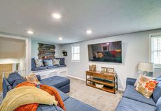 其他 4 3 Mi to Erie Canal: Home w/ Hot Tub in Holley!