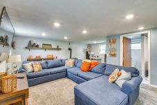 其他 3 Mi to Erie Canal: Home w/ Hot Tub in Holley!