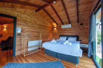 Others 4 Rubin Sapanca