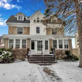 Primary image1Spacious 4BR Near UB & Niagara Falls - Pet Friendly,University at Buffalo - Downtown Campus飯店