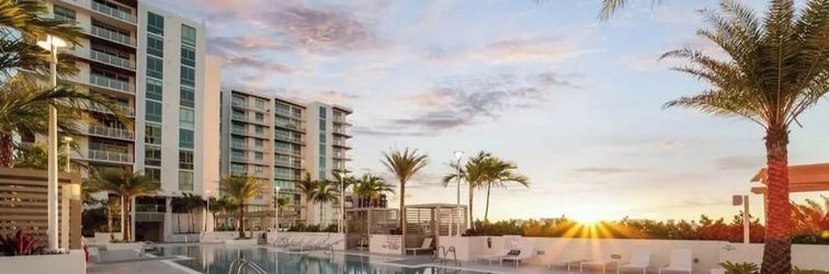 Khác Chic 2BR Downtown Fort Lauderdale Apt w/ Pool