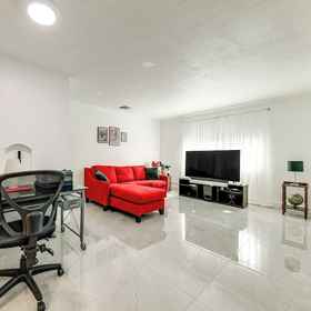 Primary image14 Mi to Ft Lauderdale Beach: Wfh-friendly Home!，拉斯奥拉斯河滨飯店